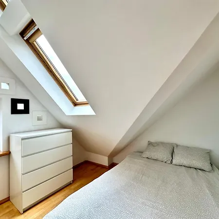 Przy Hipodromie & Parking Homestay